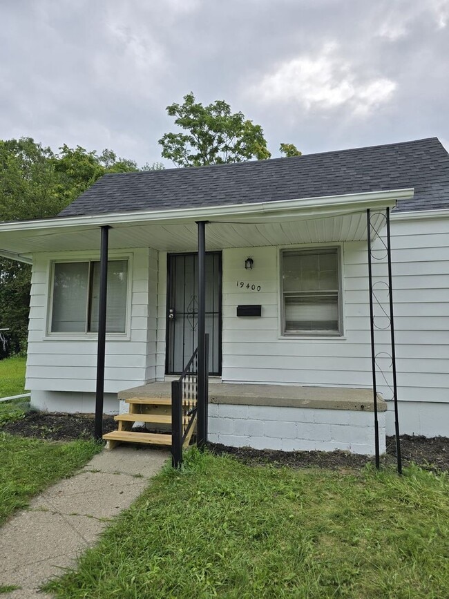 Building Photo - Remodeled 4B 1B Home $1,275