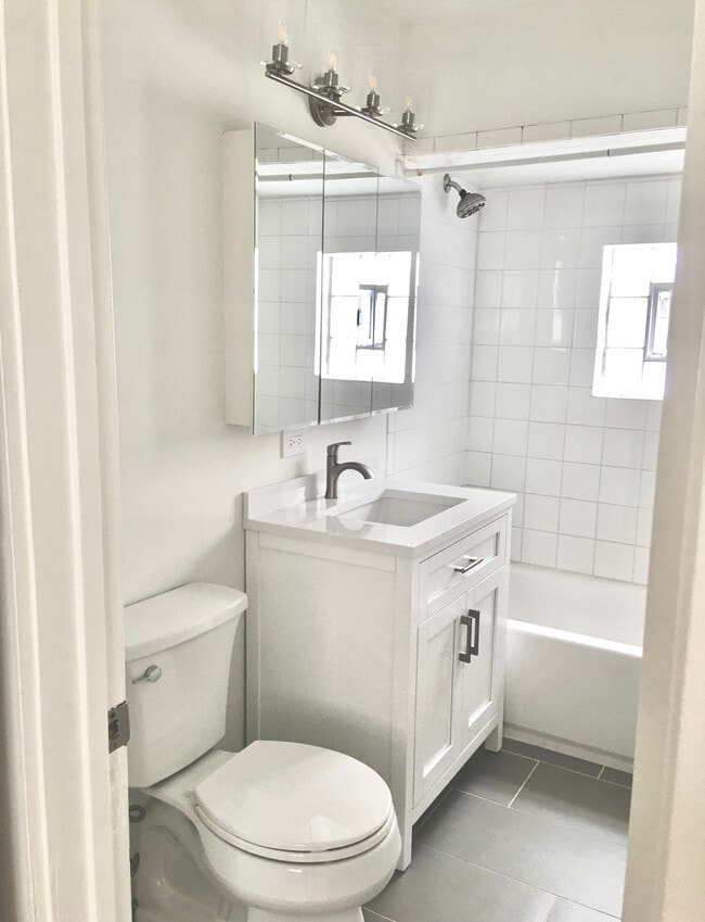 Photo - 3148 N Clifton Ave Unit Clifton  2