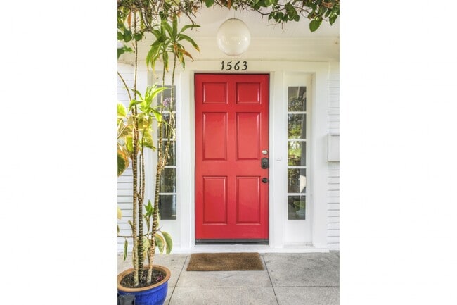 Photo - 1563 Lucretia Ave