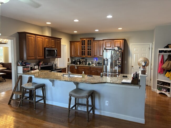 Photo - 420 Lake Forest Dr SE