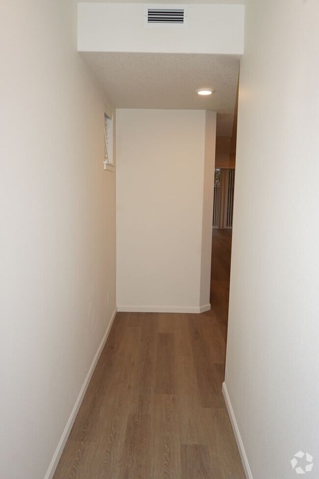 Building Photo - 11416 NE 127th Ct Rental