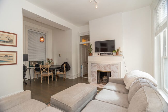 Photo - 801 N Wabash Ave