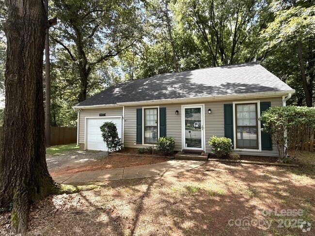 Building Photo - 6506 Doubletree Dr Rental