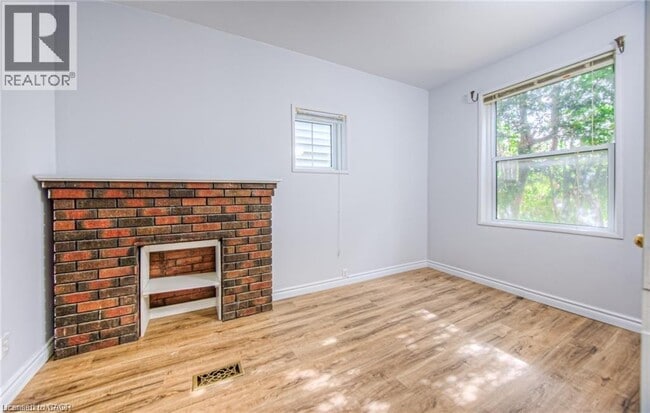 Photo - 93 Water St S Unité Main