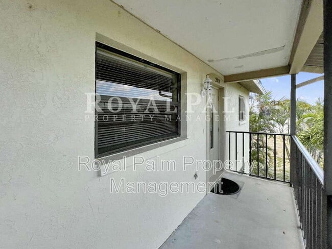 Photo - 4530 SW 10th Ave Unit #202