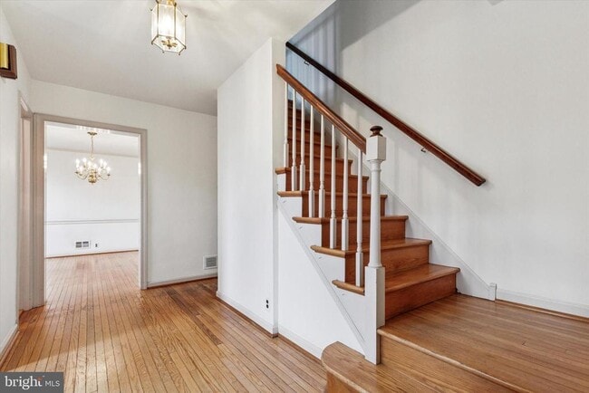 Photo - 1042 Tenby Rd