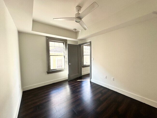 Modern 1-Bed Near Tulane/City Park with In-Unit Laundry & Off-Street Parking