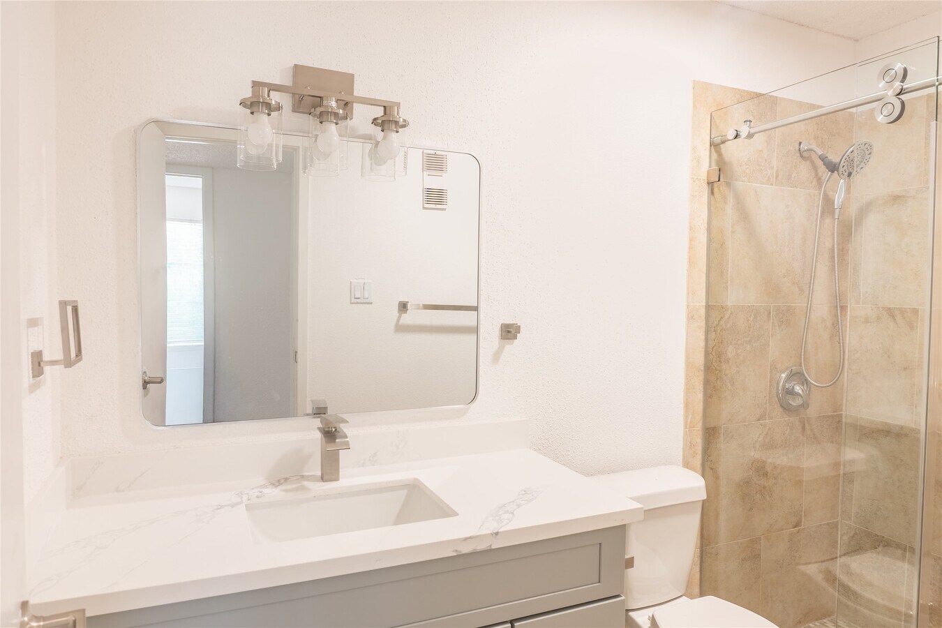 Photo - 3919 Fairmont Pkwy