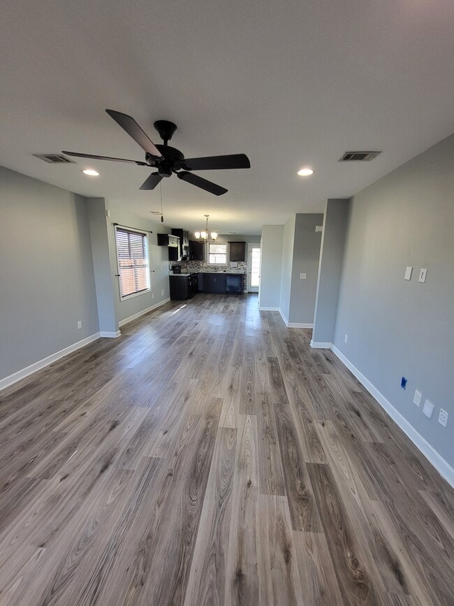 Photo - 162 Wexford Way