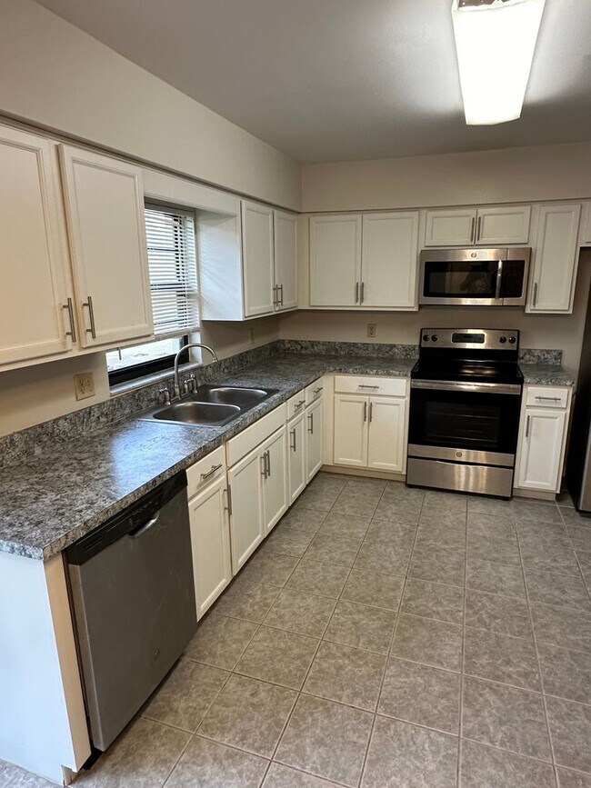 Photo - MOVE IN SPECIAL- Lovely 2/2 Duplex Home fo...