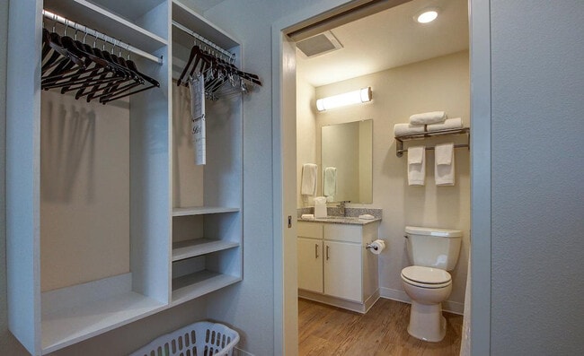 Photo - 2210 N Glenville Dr Unit ID1039335P