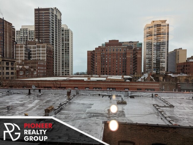 Photo - 515 W Belmont Ave