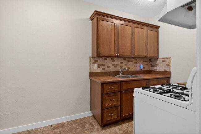 Photo - 1324 N Peterson Ave Unidad 07