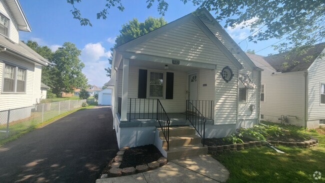 Building Photo - 1025 Bellaire Ave Rental