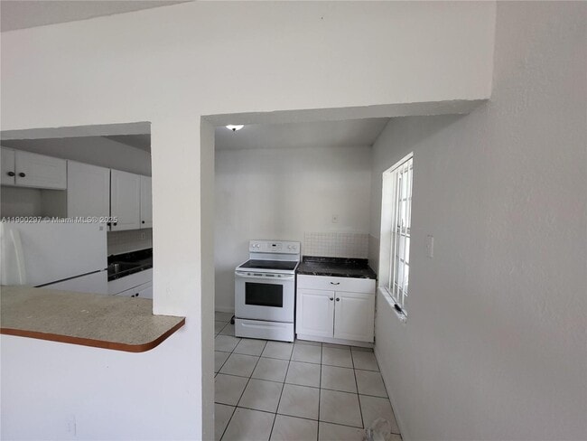 Photo - 5731 NW 6th Ave Unidad 2