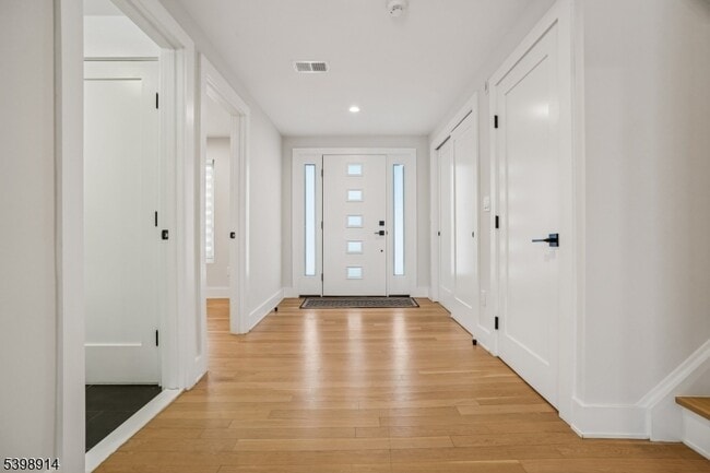 Photo - 30 Hemlock Terrace