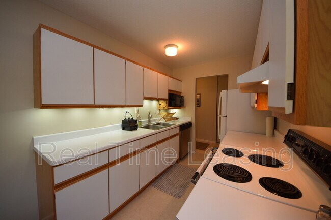 Photo - 4654 Cedar Lake Rd S Unit Apt 7