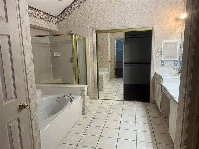 Photo - 5609 Sabetha Way