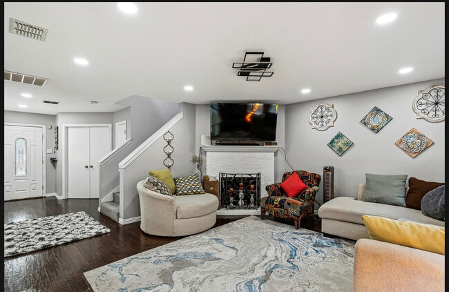 Photo - 2453 Graystone Dr