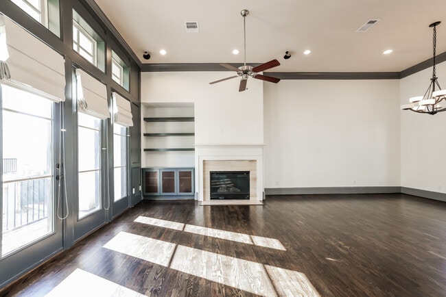 Photo - 2207 Hilshire Glen Ct
