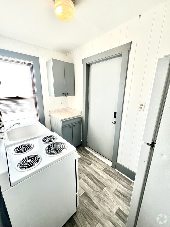 Building Photo - 404 W Adams St Unit Top West - 4 Rental