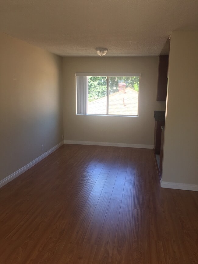 Photo - 5015 Kester Ave