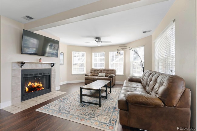 Building Photo - 6755 S Ivy St Unit B5