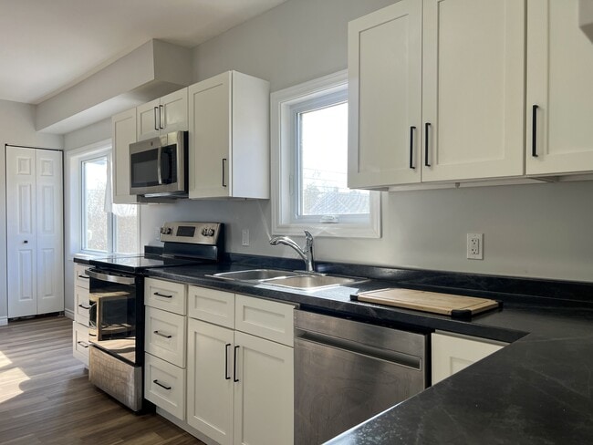 Photo - 99 Victoria St W