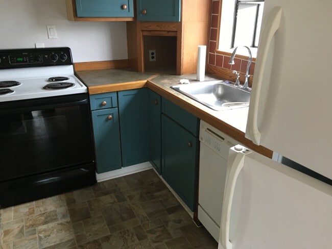 Photo - 98 W 29th Ave