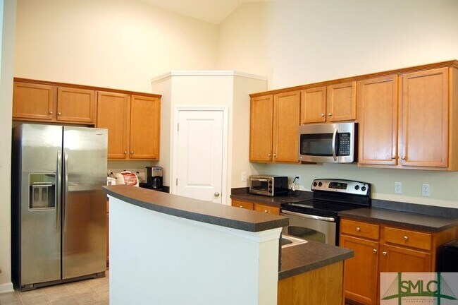 Photo - 3 Bedroom/2Bath+Bonus Room & Private Back Yard