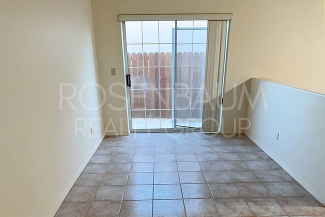 Photo - 8400 E Leigh Dr Apartamento Unidad B