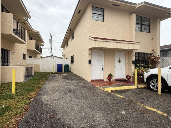 Building Photo - 6085 W Flagler St Unit 0