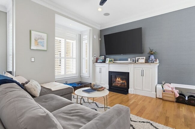 Photo - 110 Bolton St