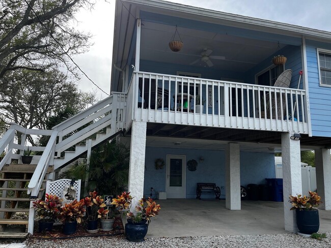 Photo - 6549 Madison St