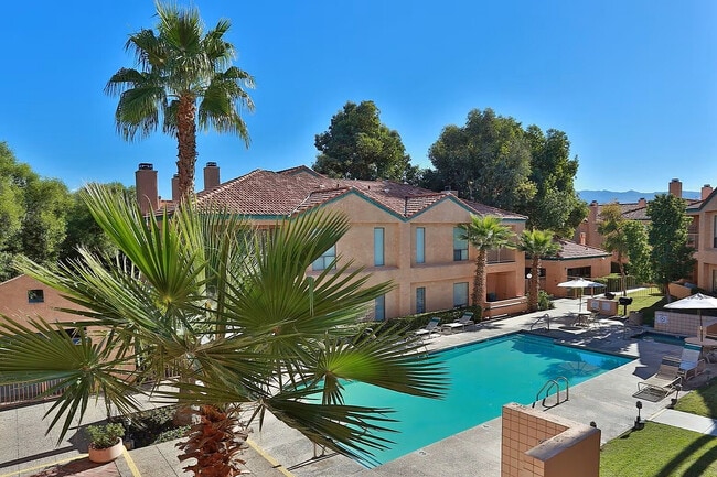 Building Photo - Emerald Pointe Apartments