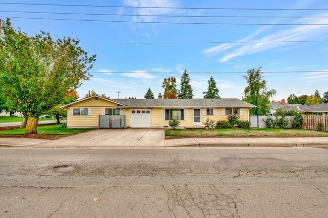 Photo - Savage / Ellis Duplex Unidad 3170 Ellis Ave NE