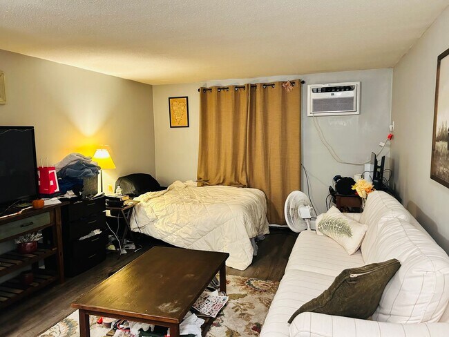 Building Photo - 5 Silvestri Cir Unit 3 Rental