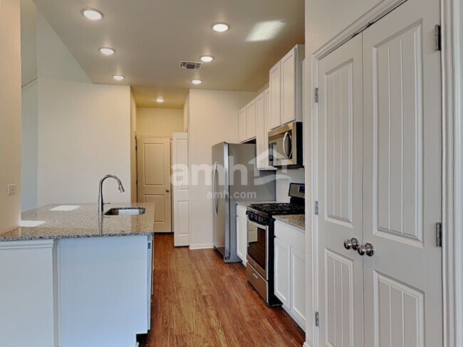 Photo - 2716 Geronimo Creek