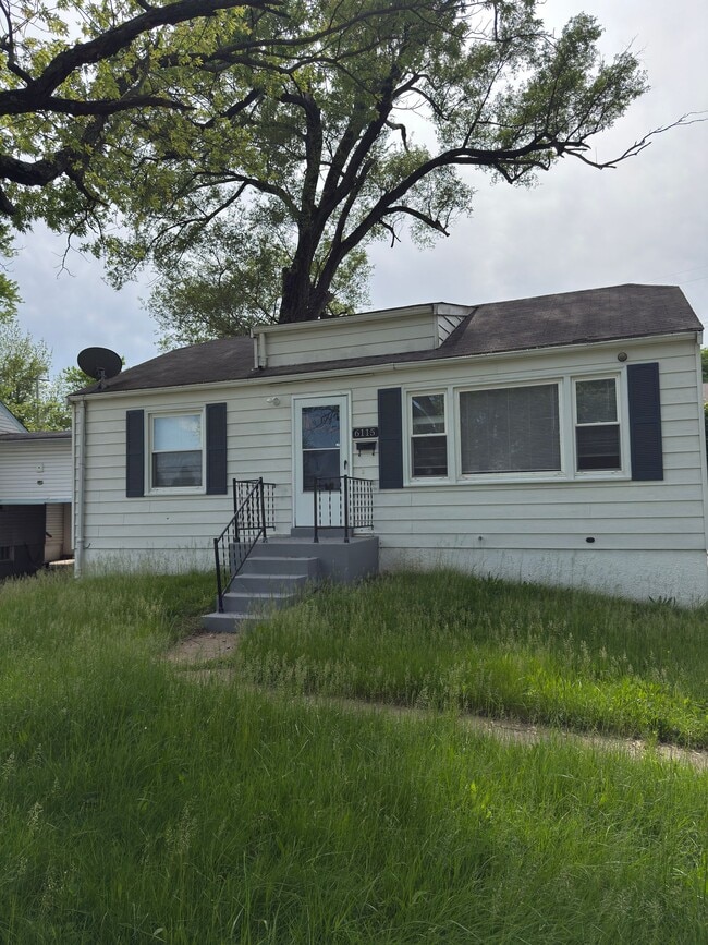 Photo - 6115 Avila Dr House