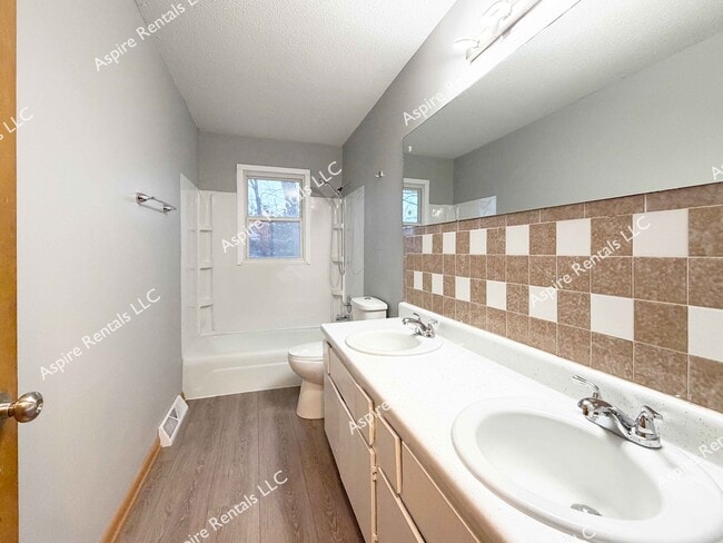 Photo - 2501 Willowbrook Ct