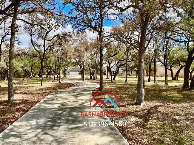 Photo - Country Living At It's Finest!