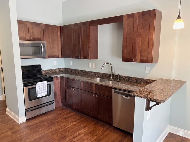 Photo - North Thomas 472-492 Unidad NT472