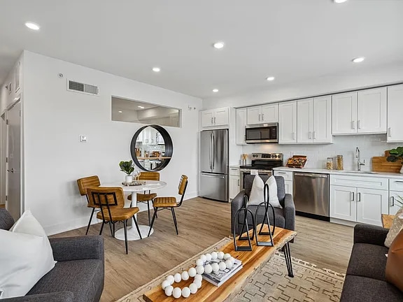 Photo - 1201 W Girard Ave Unidad 11