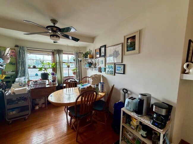 306 E Locust St Unit 3