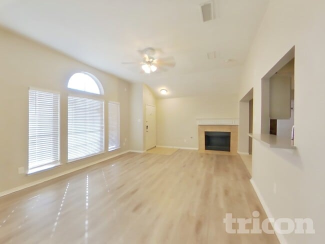 Photo - 513 Valley View Dr