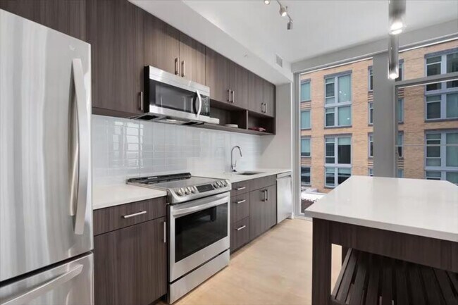 Photo - 400 Army Navy Dr Unit SI ID1047112P