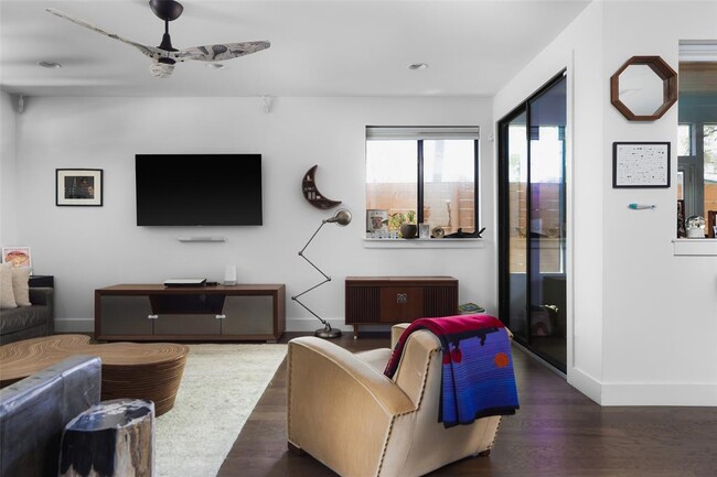 Photo - 4420 Mt Vernon Dr Unit A