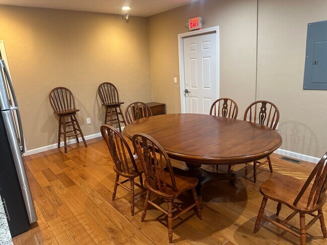 Photo - 1010 Pleasant St