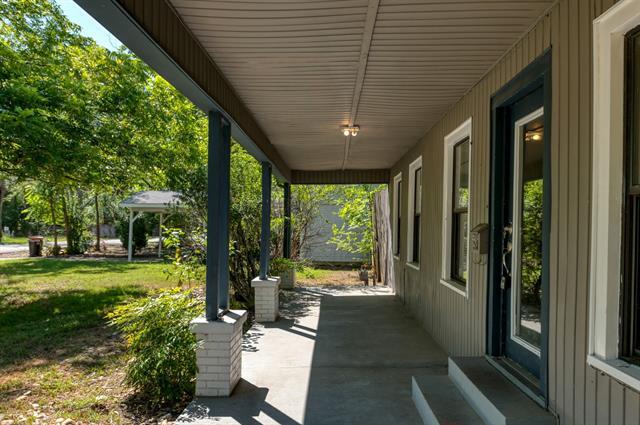 Photo - 207 Hackberry St