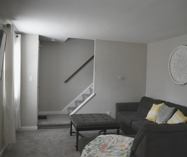 Photo - 732 Churchill Ave